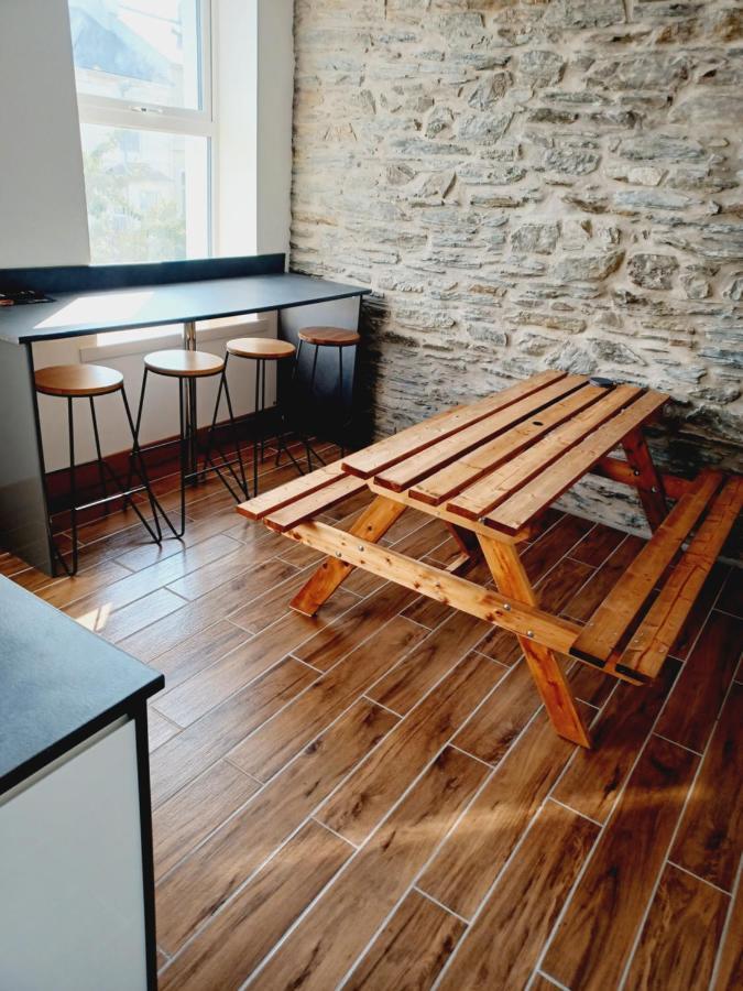 Voyage Hostel - Rooms With Shared Kitchen 더글러스 외부 사진