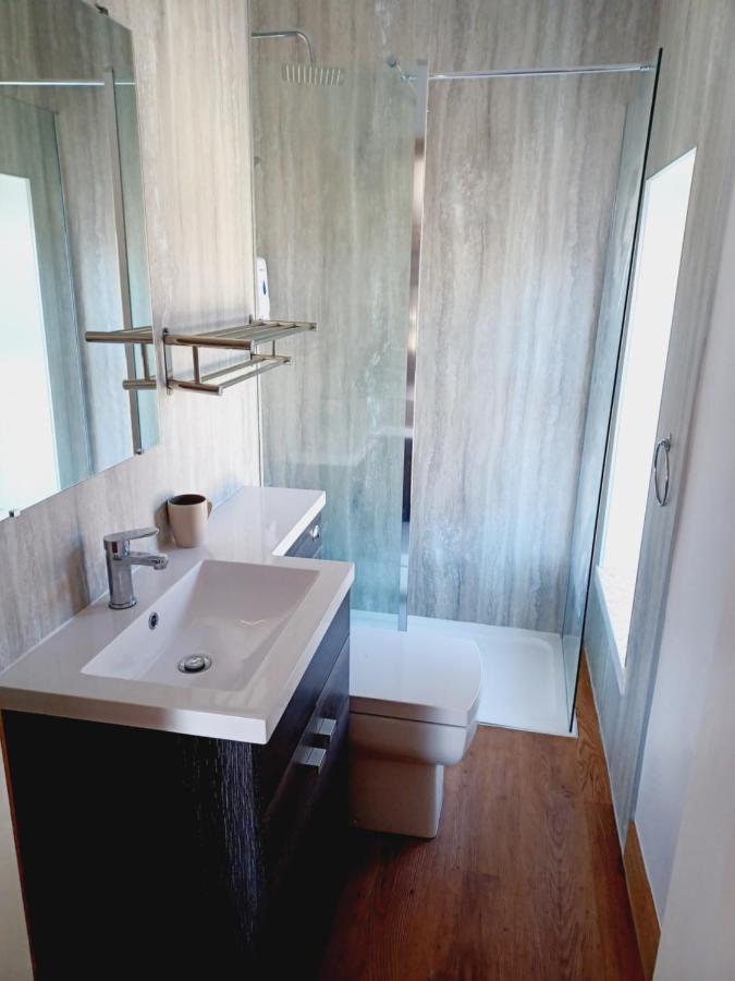 Voyage Hostel - Rooms With Shared Kitchen 더글러스 외부 사진