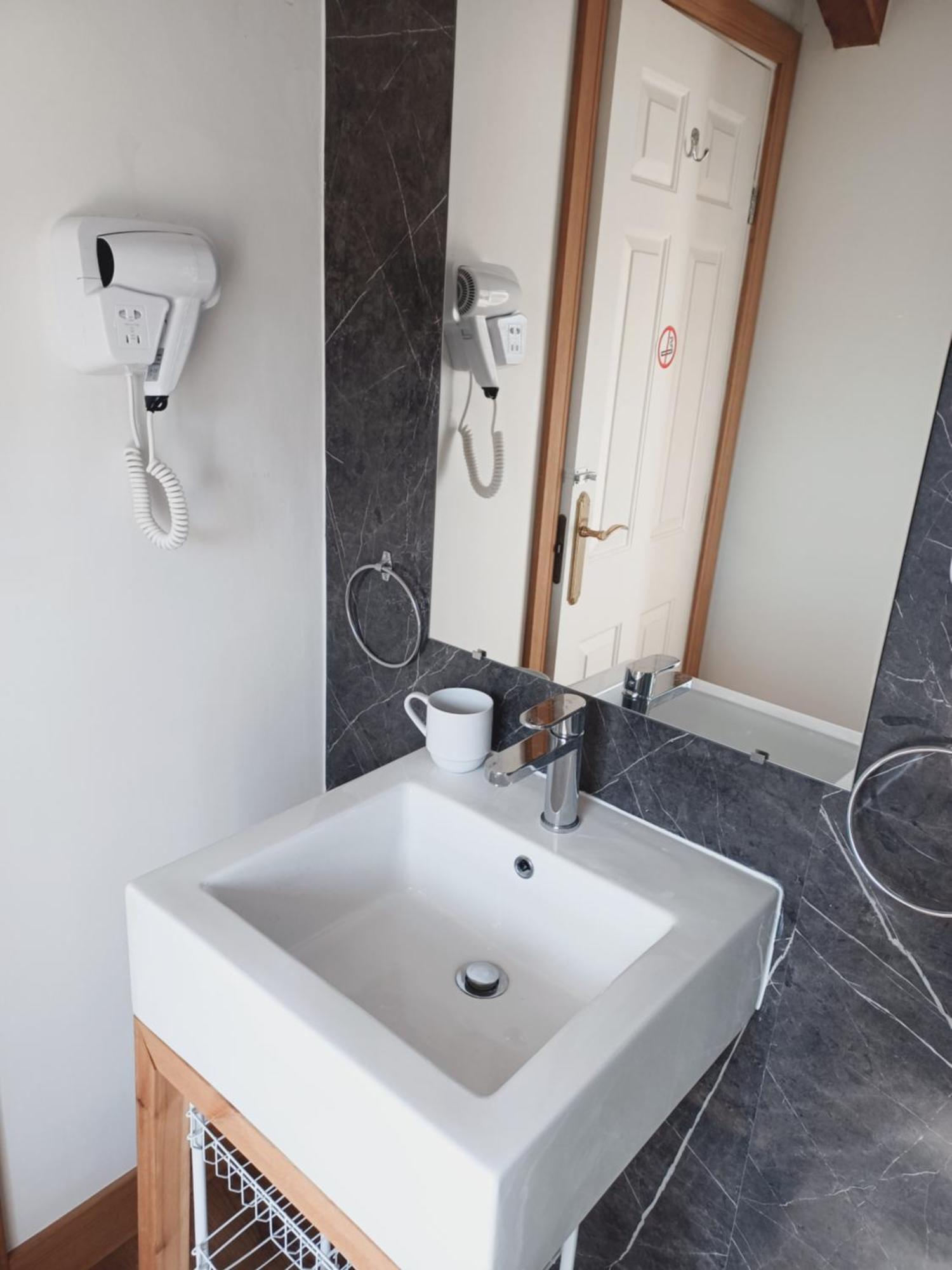 Voyage Hostel - Rooms With Shared Kitchen 더글러스 객실 사진